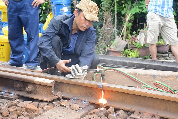 300 công nhân giải cứu hiện trường vụ hai tàu đâm nhau 300 công nhân giải cứu hiện trường vụ hai tàu đâm nhau
